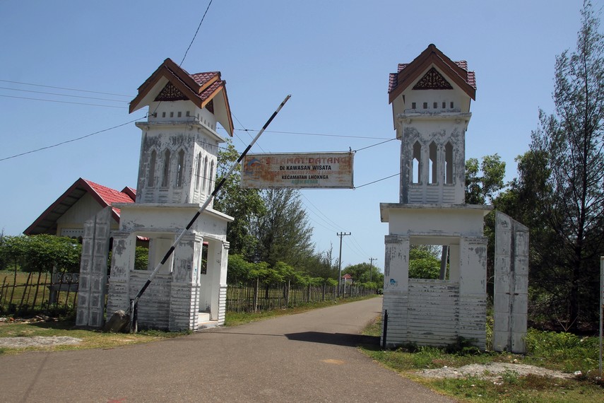Keindahan Pantai Lampuuk